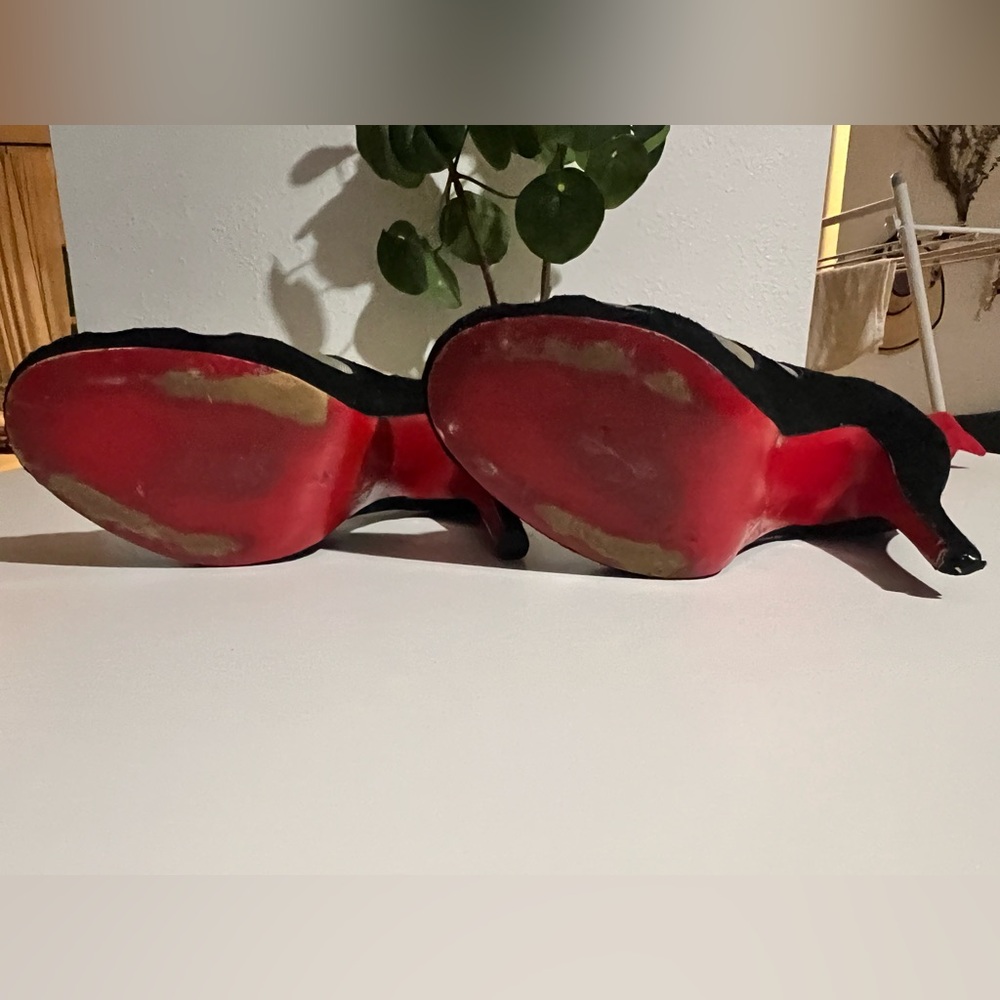 Christian Louboutin Circus Cutout Booties Red Bottom Heels Size 38 / 7.5 🖤✨👠 - Picture 5 of 9